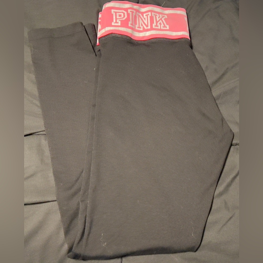 Black and Pink VS leggings